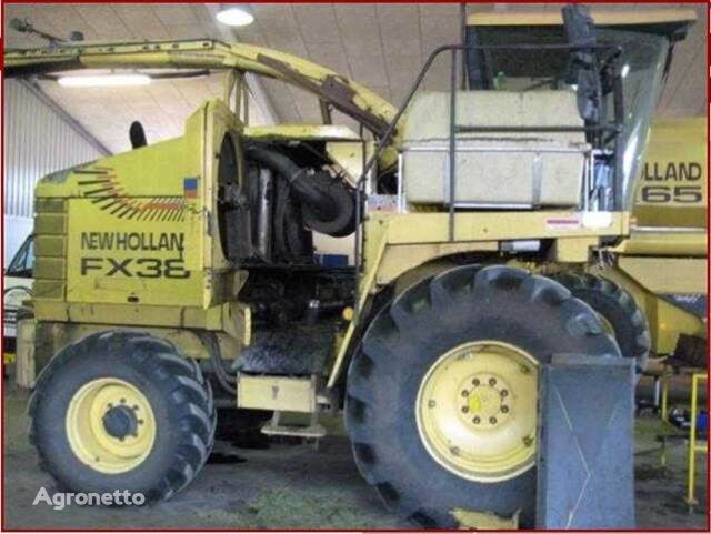 кормоуборочный комбайн New Holland FX38