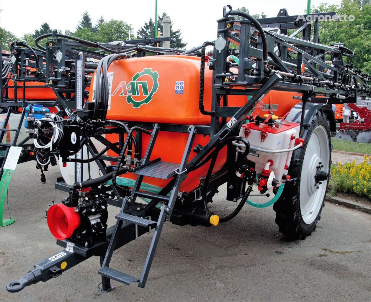 новый опрыскиватель прицепной ЛьвівАгромашПроект Trailed rod Sprayer OPSh-2418 basic