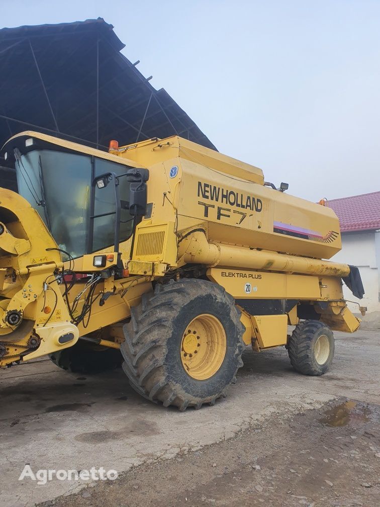 зерноуборочный комбайн New Holland TF76